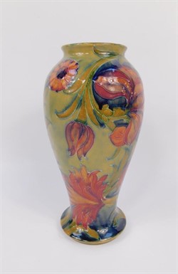 268 A Moorcroft early 20thC baluster vase