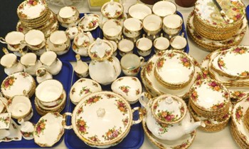 Lot 21 A large quantity of Royal Albert Old Country Roses pattern tea and dinner ware